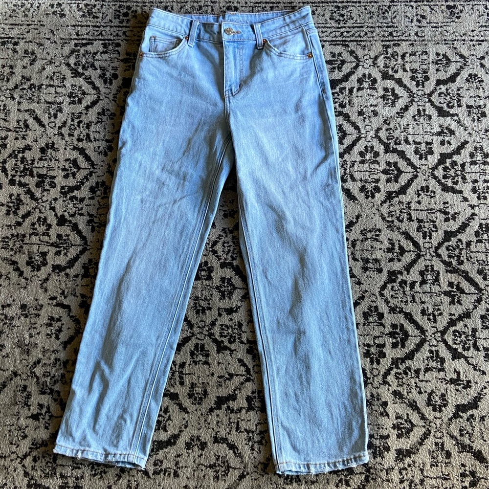 Light wash straight leg mom jeans